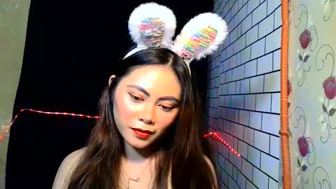 Snapshot of reviya_fox21 chatting on February 15, 2:47 am Rose18 online show from February 15, 2:47 am