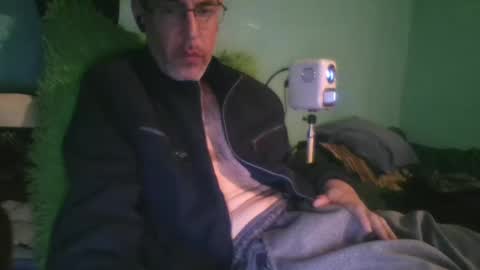 Snapshot of reyes_albert2006 chatting on December 26, 7:03 am reyes_albert2006 online show from December 26, 7:03 am