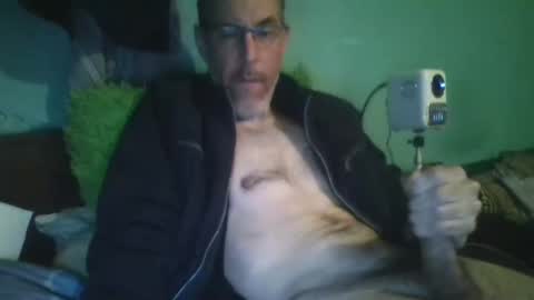 reyes_albert2006 online show from December 14, 6:12 pm