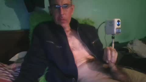 reyes_albert2006 online show from February 22, 10:14 am