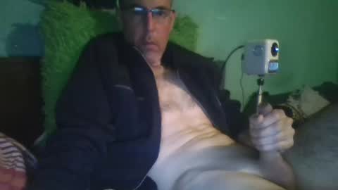 reyes_albert2006 online show from February 22, 10:19 pm