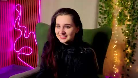 reynaedge online show from July 2, 8:48 pm