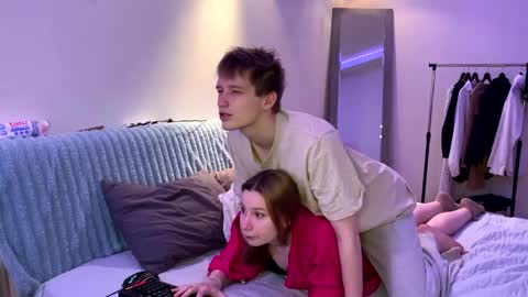 Lola online show from April 9, 10:04 pm