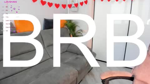 Snapshot of reze_daisies chatting on February 28, 9:10 am Reze online show from February 28, 9:10 am