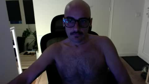 Snapshot of rfmnatural chatting on February 28, 8:54 pm rfmnatural online show from February 28, 8:54 pm