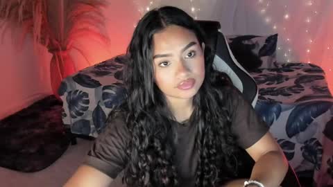 Snapshot of riana_kean chatting on April 8, 12:43 am RianaK online show from April 8, 12:43 am