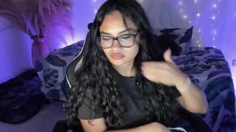 Snapshot of riana_kean chatting on April 21, 4:08 am RianaK online show from April 21, 4:08 am
