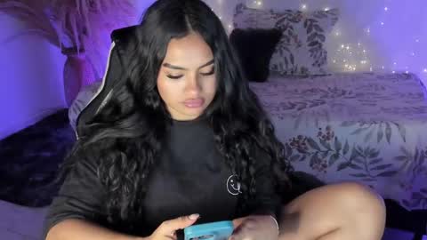 Snapshot of riana_kean chatting on April 24, 5:43 am RianaK online show from April 24, 5:43 am