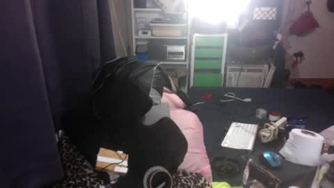 Snapshot of ricardovilla017 chatting on February 17, 11:23 am ricardovilla017 online show from February 17, 11:23 am