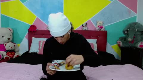 Snapshot of rich_de_la_rosa chatting on December 17, 5:18 am rich and kitty online show from December 17, 5:18 am