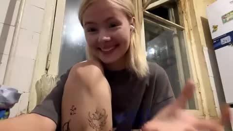 Snapshot of richellearmentrout chatting on July 21, 7:49 pm jenny online show from July 21, 7:49 pm
