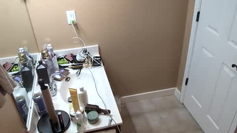 Snapshot of richie_j chatting on March 27, 10:53 pm richie_j online show from March 27, 10:53 pm