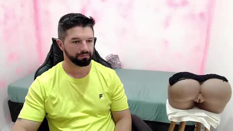 Snapshot of richrolland chatting on December 2, 2:09 am Rickseduction online show from December 2, 2:09 am