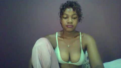 Snapshot of ricie001 chatting on April 28, 12:43 pm ricie001 online show from April 28, 12:43 pm