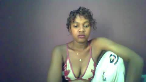 Snapshot of ricie001 chatting on May 4, 12:01 pm ricie001 online show from May 4, 12:01 pm