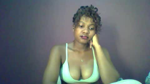 Snapshot of ricie001 chatting on May 19, 12:33 pm ricie001 online show from May 19, 12:33 pm
