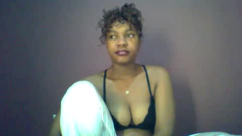 Snapshot of ricie001 chatting on June 8, 1:11 pm ricie001 online show from June 8, 1:11 pm