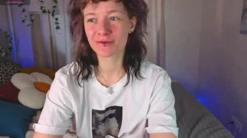 Snapshot of ricki_bloom chatting on May 1, 1:21 am Ricki online show from May 1, 1:21 am