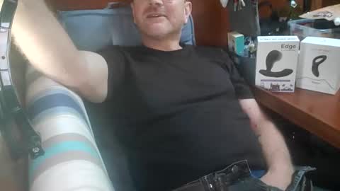 Snapshot of rickitou chatting on April 3, 7:17 am FireLion online show from April 3, 7:17 am