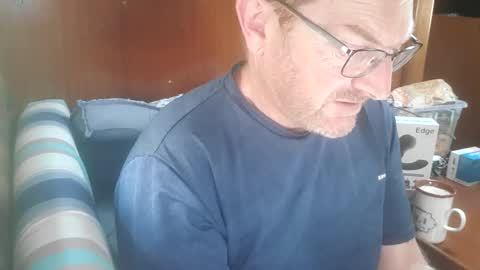 Snapshot of rickitou chatting on April 7, 7:20 am FireLion online show from April 7, 7:20 am