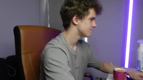 Snapshot of ricky_becko chatting on September 21, 2:29 pm RICKY BECKO online show from September 21, 2:29 pm