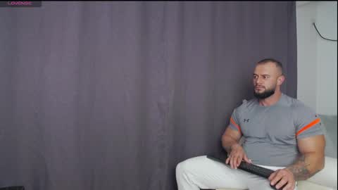 Snapshot of rickymiami1 chatting on September 28, 6:46 pm rickymiami1 online show from September 28, 6:46 pm