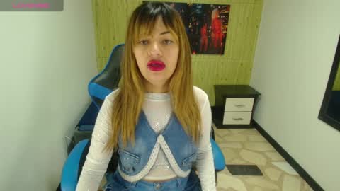 Snapshot of rihana_milan chatting on March 5, 10:44 am RIHANA online show from March 5, 10:44 am