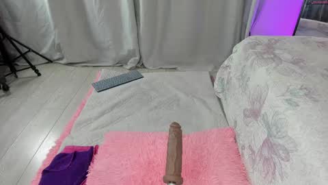 Sara online show from October 3, 10:01 am