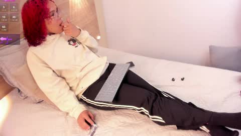 Sara online show from April 6, 10:38 am