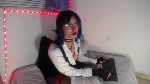 Snapshot of rihonna_hs8 chatting on April 21, 9:39 pm RIHONNA online show from April 21, 9:39 pm