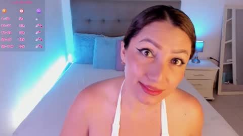 Snapshot of rikaking_ chatting on February 13, 10:00 pm alexia online show from February 13, 10:00 pm