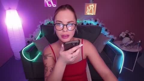 Snapshot of rikaraily chatting on January 9, 5:55 am Rika online show from January 9, 5:55 am