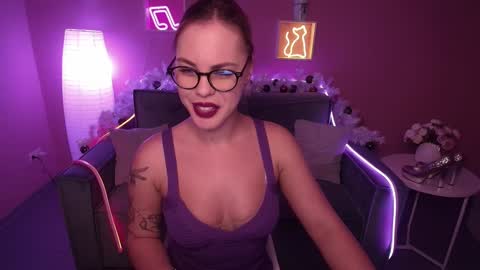 Snapshot of rikaraily chatting on January 15, 8:41 am Rika online show from January 15, 8:41 am