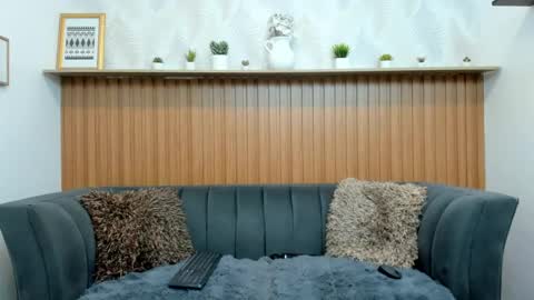 Snapshot of riley_reid_milf chatting on July 8, 12:53 pm Oriana online show from July 8, 12:53 pm