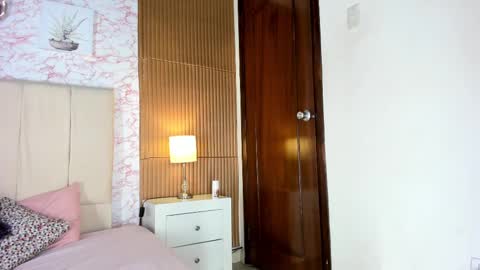 Snapshot of riley_skye_ chatting on February 10, 7:26 am RAILEY online show from February 10, 7:26 am