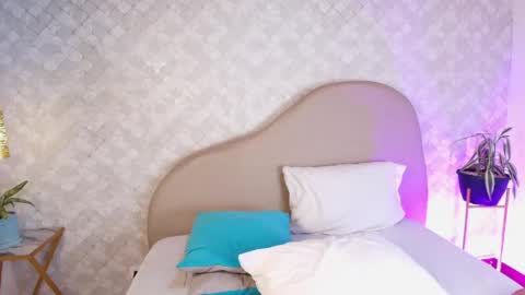 Snapshot of rileyallen01 chatting on June 5, 6:52 am Rilley Allen online show from June 5, 6:52 am