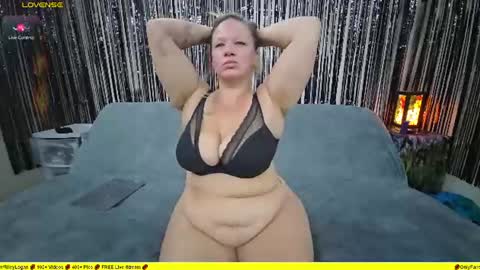 Snapshot of rileylogan chatting on July 31, 2:16 pm Riley Logan online show from July 31, 2:16 pm