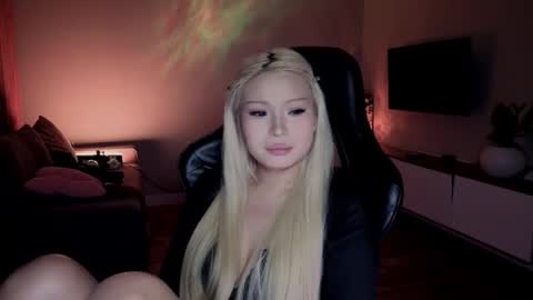 rileymee online show from March 3, 3:23 am