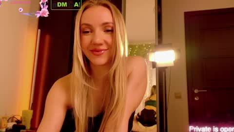 Snapshot of rina_asty chatting on April 9, 5:29 pm Rina Asty online show from April 9, 5:29 pm
