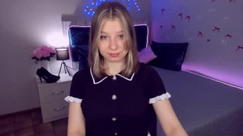 Snapshot of rinacake chatting on June 3, 8:28 am rinacake online show from June 3, 8:28 am