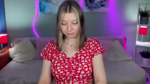 Snapshot of rinacake chatting on July 5, 11:17 am rinacake online show from July 5, 11:17 am