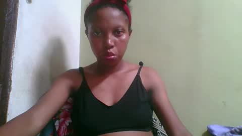 Snapshot of rinah654271 chatting on April 17, 2:42 pm rinah654271 online show from April 17, 2:42 pm