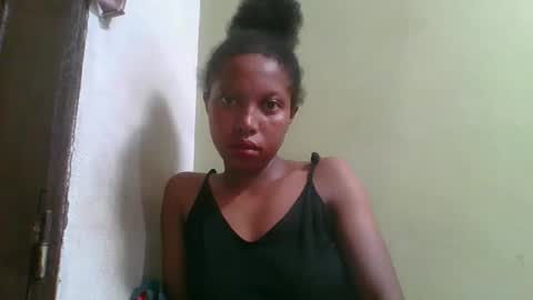 Snapshot of rinah654271 chatting on April 19, 8:13 am rinah654271 online show from April 19, 8:13 am