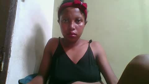 Snapshot of rinah654271 chatting on April 19, 6:32 pm rinah654271 online show from April 19, 6:32 pm