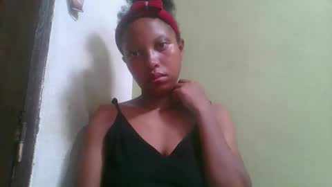 Snapshot of rinah654271 chatting on April 20, 8:50 am rinah654271 online show from April 20, 8:50 am