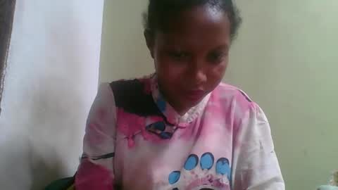 Snapshot of rinah654271 chatting on April 24, 4:53 pm rinah654271 online show from April 24, 4:53 pm