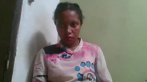 Snapshot of rinah654271 chatting on April 25, 1:41 pm rinah654271 online show from April 25, 1:41 pm