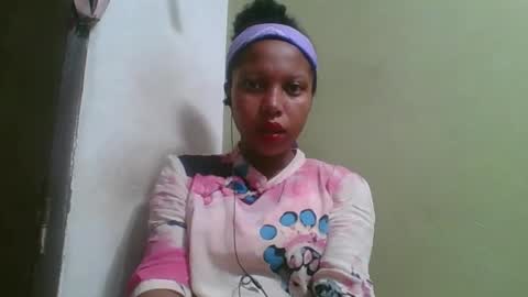 Snapshot of rinah654271 chatting on May 18, 2:29 am rinah654271 online show from May 18, 2:29 am
