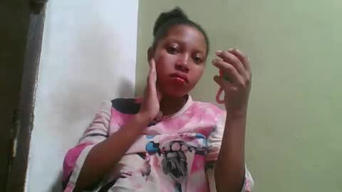 Snapshot of rinah654271 chatting on May 20, 3:13 am rinah654271 online show from May 20, 3:13 am