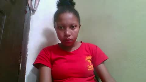 Snapshot of rinah654271 chatting on May 21, 5:25 am rinah654271 online show from May 21, 5:25 am